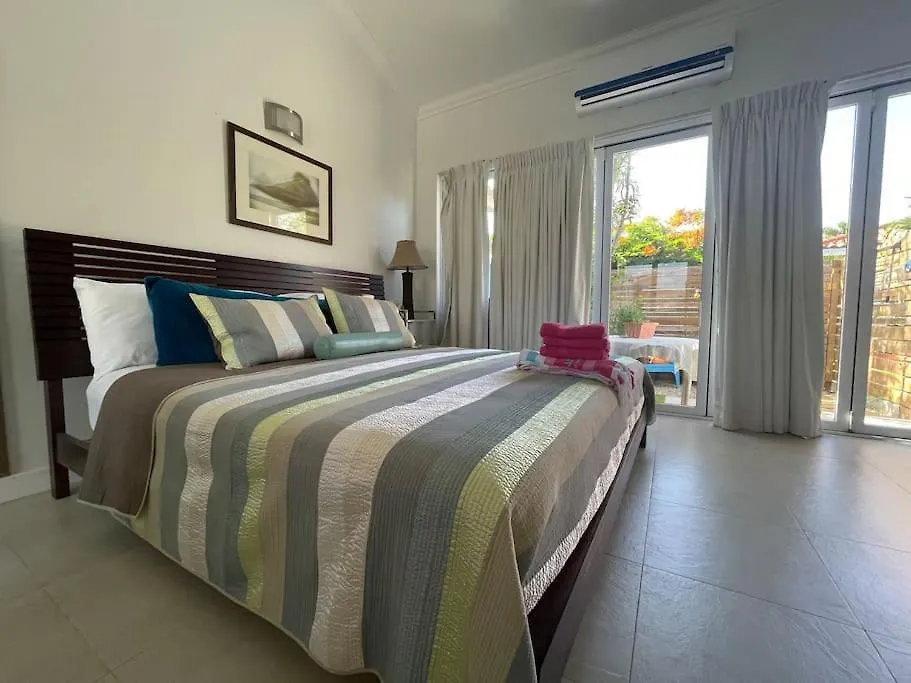 Spacious Apartment In Palm Beach